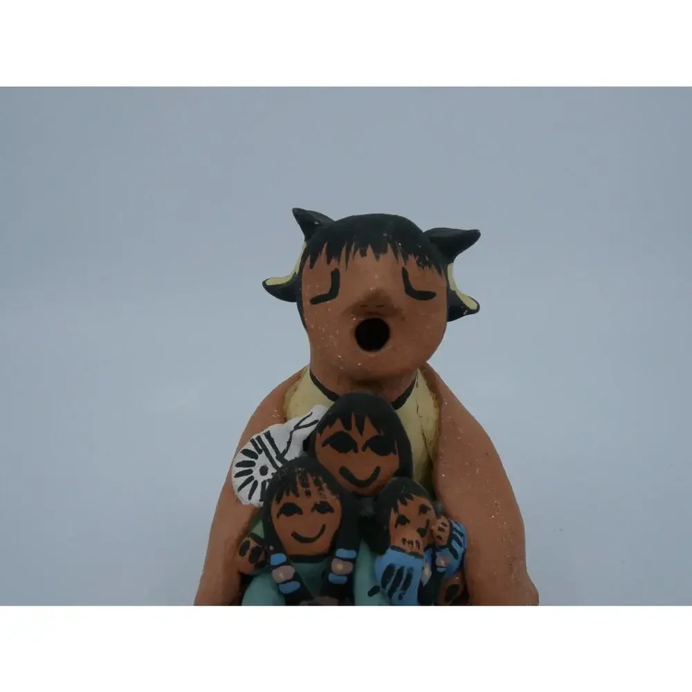 VTG Native American Taos Pueblo Storyteller W children Signed 1999 Figurine